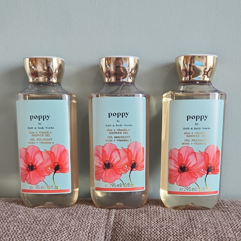 Bath & Body Works Poppy Shower Gel - Gold and Pink Accents